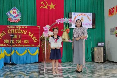 Tổ chức Rung chuông vàng cho học sinh khối 3.